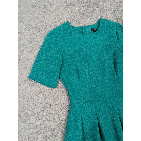 H&M Green Fit and Flare Dress with Pockets Short Sleeve Size 4 - Picture 2 of 9